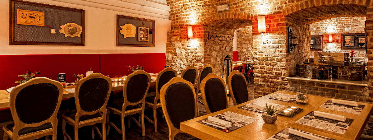 klimatyczne wnętrze restauracji mięsnej rzeźnia w krakowie